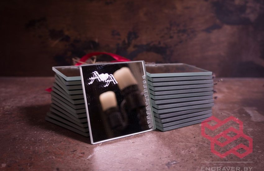 Зеркальные магниты на свадьбу.