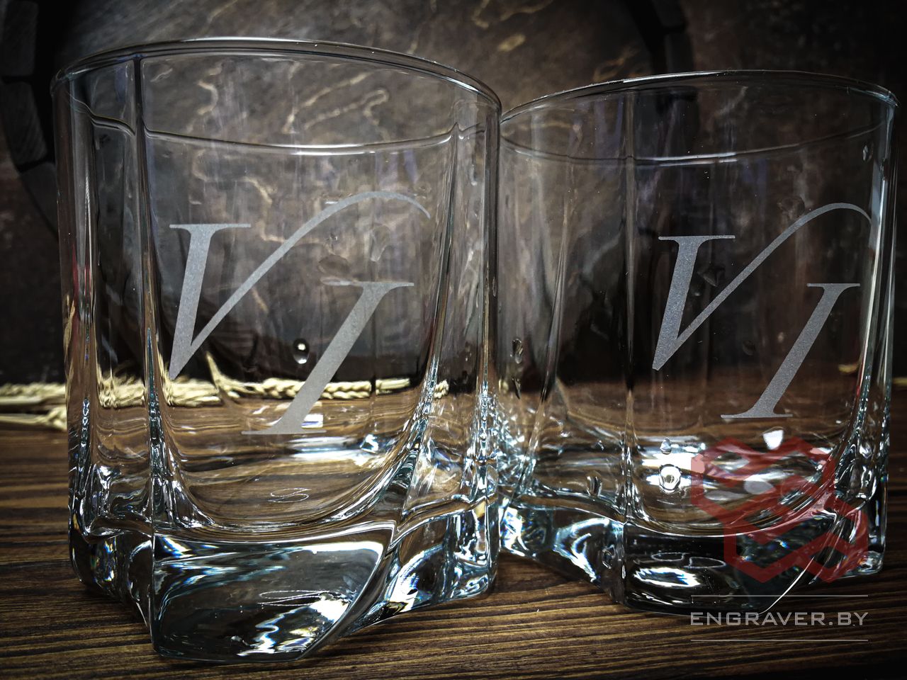 Подарочные наборы на свадьбу с гравировкой Минск и вся Беларусь. Бокалы для виски с гравировкой